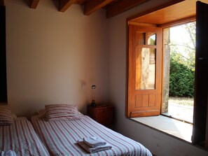 4 chambres, accès Internet, draps fournis