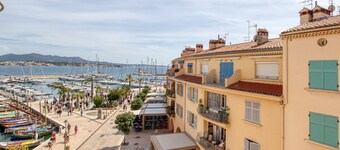 Bleu Azur - Avec vue sur le port