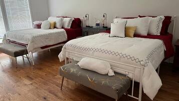 Deluxe House | 4 bedrooms, premium bedding, down duvets, pillow-top beds