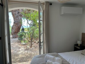 4 Schlafzimmer, Zimmersafe, Bügeleisen/Bügelbrett, Reisekinderbett