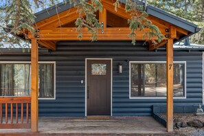 Exterior detail - Aspen Grove Getaway (7) (Greer)
