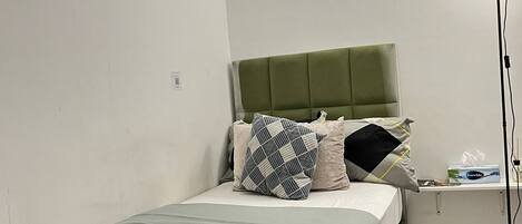 1 bedroom, WiFi, bed sheets