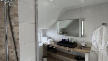 Suite, Private Bathroom, Mountain View | Bathroom