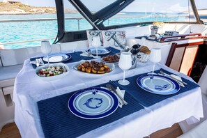 Outdoor dining - Athens: Luxury sailing yacht Sofia Star 1 (Καλλιθέα)