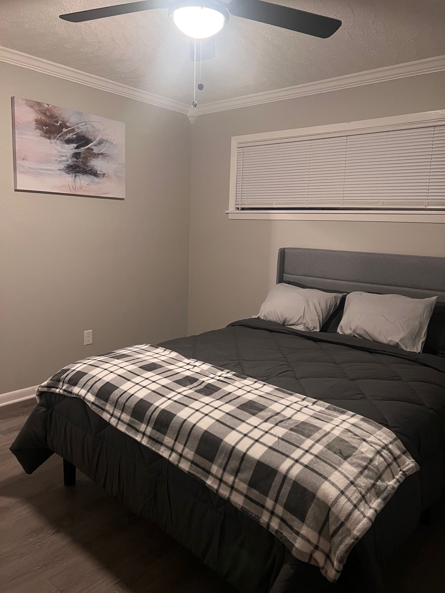 3 Schlafzimmer, Schreibtisch, Bügeleisen/Bügelbrett, WLAN