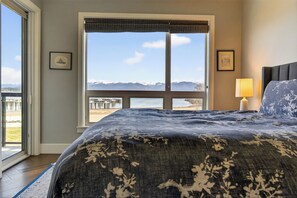 2 bedrooms, iron/ironing board, travel crib, free WiFi
