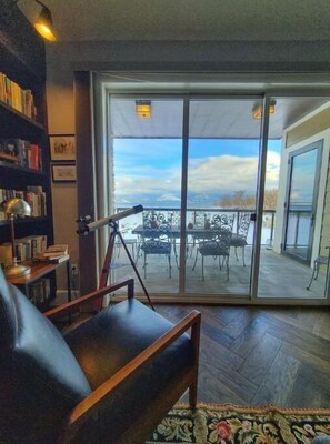 Interior - Quiet Modern Charm~ Boat Slip (Sandpoint)