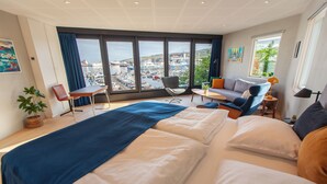 Leilighet – exclusive, balkong, utsikt mot marina