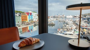 Leilighet – exclusive, balkong, utsikt mot marina