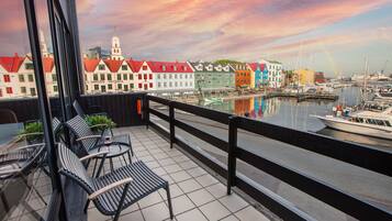Exclusive Apartment, Balcony, Marina View | Terrace/patio