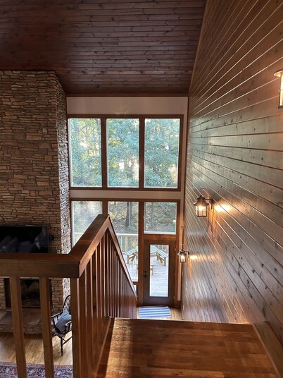 Lakefront, 4Bdr+Loft, 3Ba, Boat Ramp, Golf, Ping Pong, Foosball, No Pets