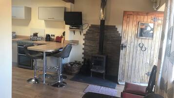 Apartment | Private kitchen | Fridge, microwave, oven, stovetop