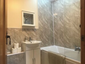 Apartment | Bathroom | Combined shower/tub, deep soaking tub