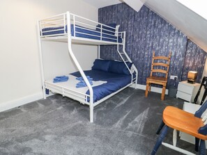 6 bedrooms, individually decorated, individually furnished, free WiFi