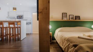 1 quarto, cofres nos quartos, ferros/tábuas de passar roupa