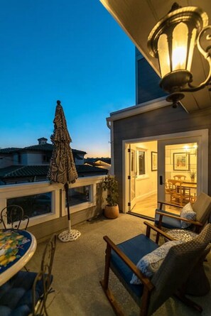 Outdoor dining - Casa Prado - Lantern District Penthouse (Dana Point)