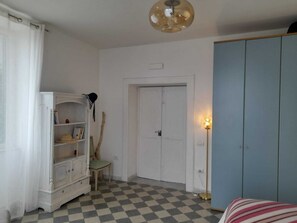 1 soverom, strykejern/-brett, wi-fi og sengetøy