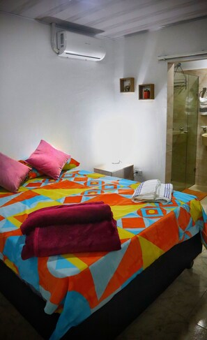 Classic Room | 1 bedroom, free WiFi, bed sheets, wheelchair access - HOSTAL KASAMADOR (Cali)