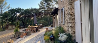 Large Mas in the Roussillon pine forest, heated swimming pool