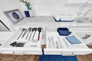 Private kitchen - Houston Heights- Pets welcome- with best Restaurants/Master suite - sleeps 8 (Houston)