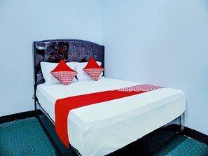 Desk, bed sheets