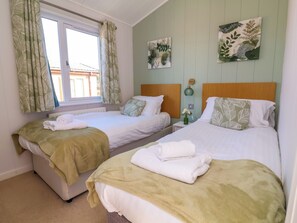 Cottage | 2 bedrooms, individually decorated, individually furnished, free WiFi - Daffodil Lodge (Ilfracombe)