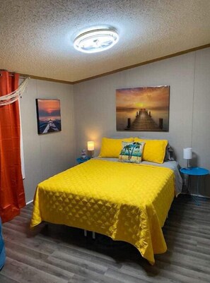 3 bedrooms, desk, free WiFi, bed sheets