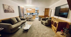 Smart TV, fireplace - The PeakView Haven Condo - SnowFire 207B (Angel Fire)