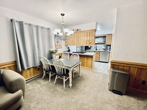 Dining - The PeakView Haven Condo - SnowFire 207B (Angel Fire)