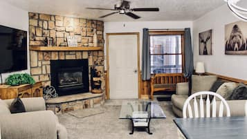 Smart TV, fireplace