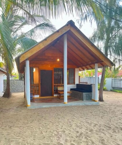 SAND DUNE Surf / AC VILLA /Beach Front/kitchen
