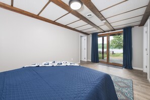5 bedrooms, iron/ironing board, travel cot, WiFi