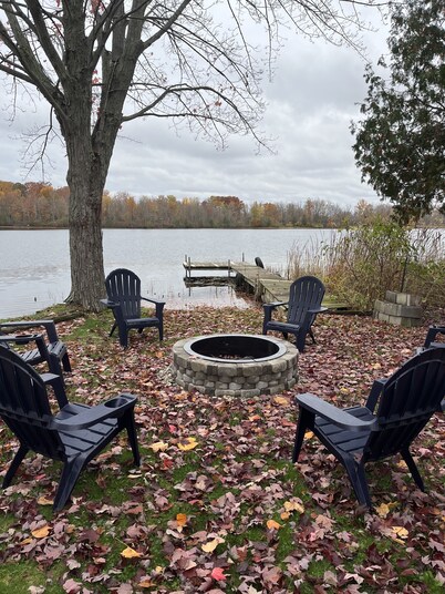 Sweet Lake House! Updated 5BR Lake Home, Close to Lake Michigan, Beaches, Skiing