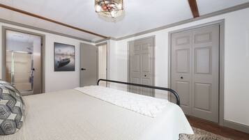 5 bedrooms, iron/ironing board, travel crib, WiFi