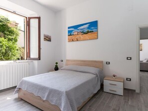 1 bedroom, iron/ironing board, WiFi