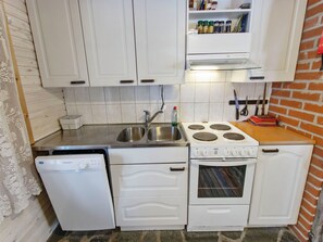 Réfrigérateur, four à micro-ondes, lave-vaisselle