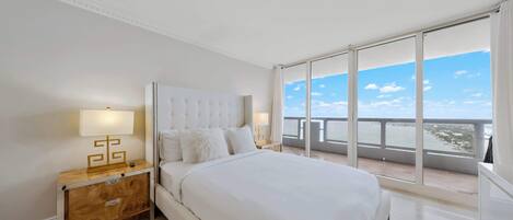 2 عدّة غرف نوم ومكتب ومكواة/لوح كي وواي فاي