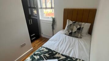 House | 3 bedrooms, free WiFi, bed sheets