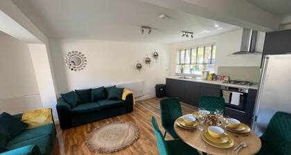 Remarkable 3-bed House in Cambridge