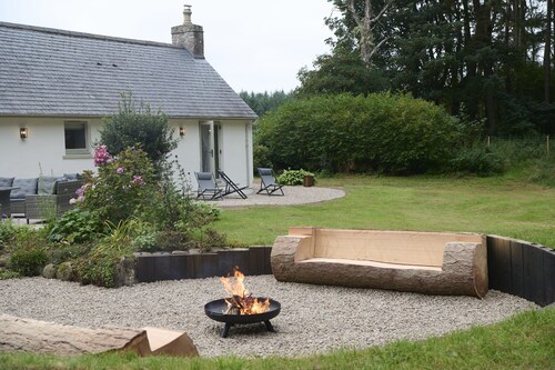 Upper Dunain  - sleeps 4 guests  in 2 bedrooms