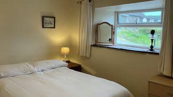 Apartment | 2 bedrooms, free WiFi, bed sheets