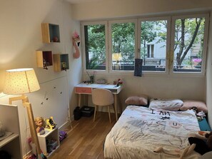 2 bedrooms, WiFi, bed sheets - Apartment with garden near Montmartre (Paris)