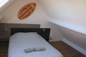 2 bedrooms, bed sheets - Cosy house with balcony near the sea (Dinard)