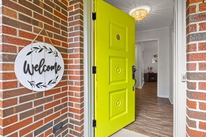 المنشأة من الداخل