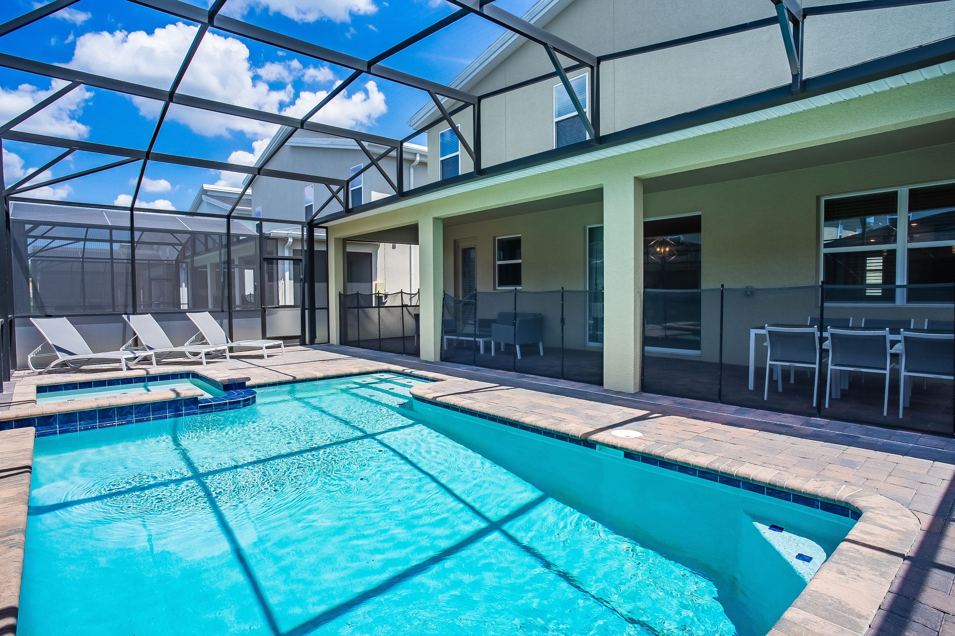 Walk to Target, Private pool/SPA, Themed BR 23110