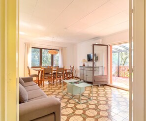 TV, fireplace - Majordoms - Vedruna, Girona (Palol de Revardit)