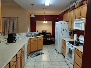 Frigorifero, microonde, forno, lavastoviglie