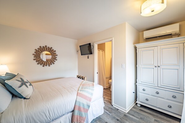 1 bedroom, iron/ironing board, internet, bed sheets