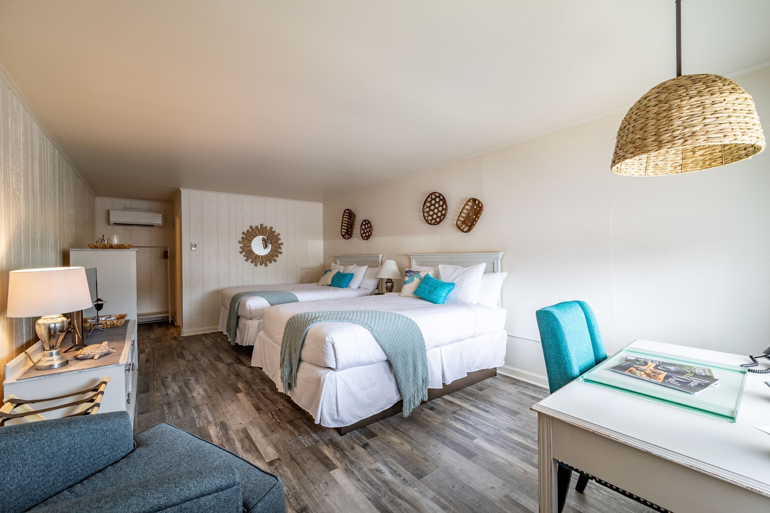 1 bedroom, desk, iron/ironing board, WiFi