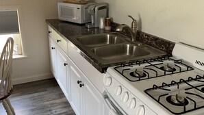 Unclassified image, 5 of 7, button - Ocean Glass Inn - Family Cottage (Rehoboth Beach)
